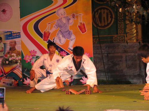 Kết quả cuộc thi chung kết Duyên dáng áo lam và Văn nghệ tối 3/6/2010