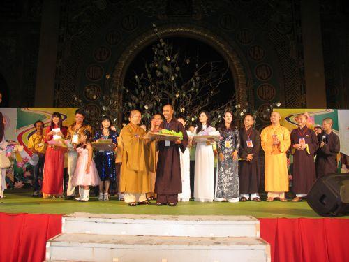 Kết quả cuộc thi chung kết Duyên dáng áo lam và Văn nghệ tối 3/6/2010