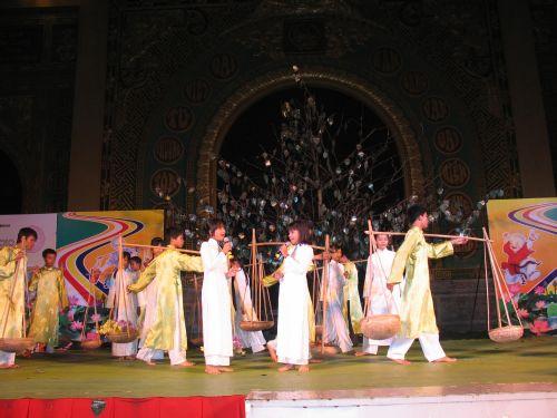 Kết quả cuộc thi chung kết Duyên dáng áo lam và Văn nghệ tối 3/6/2010