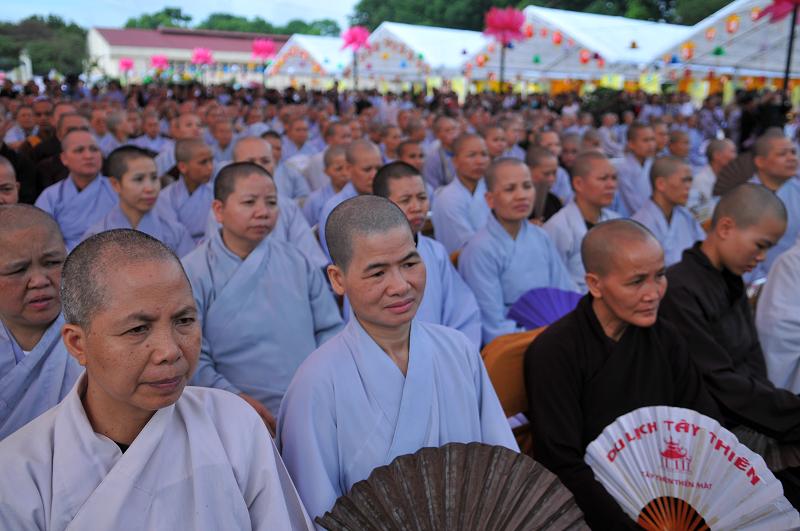 Chùm ảnh Lễ khai mạc Đại lễ Phật giáo kỷ niệm 1000 năm Thăng Long – Hà Nội