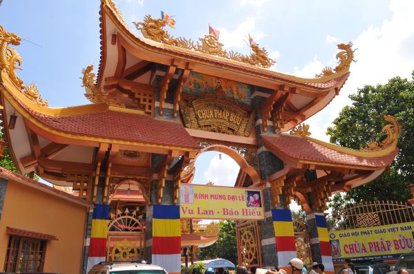 Chùm ảnh: Đại lễ Vu Lan chùa Pháp Bửu - Hóc Môn
