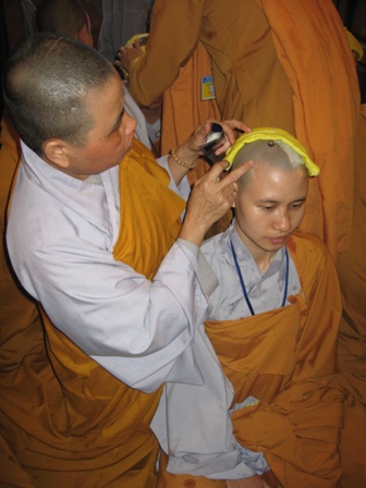 Đăng đàn thọ giới Bồ Tát