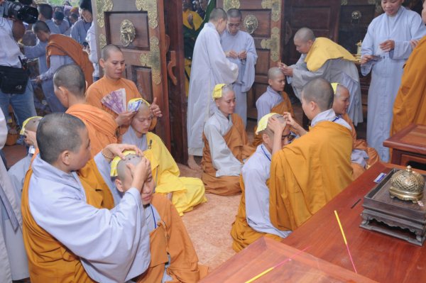 Đăng đàn thọ giới Bồ Tát