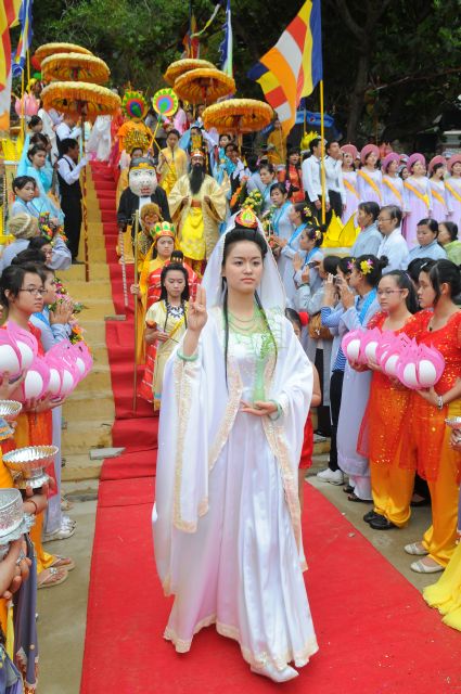 Hơn 10.000 Người tham dự lễ hội Quán Thế Âm - Non Nước Ngũ Hành Sơn – Đà Nẵng