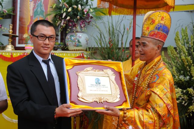 Hơn 10.000 ngàn Phật tử tham dự lễ Sái Tịnh Khai quang tượng Phật A-Di-Đà lớn nhất Việt Nam