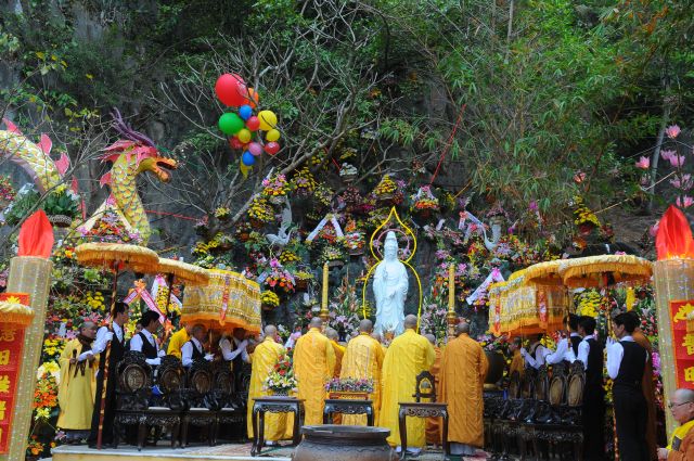 Hơn 10.000 Người tham dự lễ hội Quán Thế Âm - Non Nước Ngũ Hành Sơn – Đà Nẵng