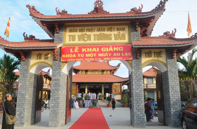 TP. HCM : Hơn 1500 Phật tử tham dự khóa tu tại Tu viện Tường Vân - huyện Bình Chánh