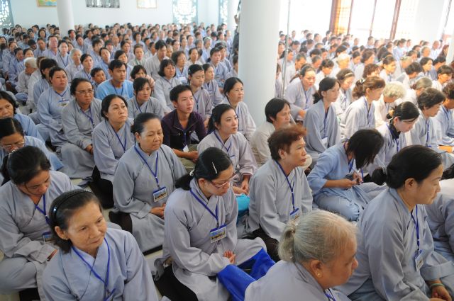 TP. HCM : Hơn 1500 Phật tử tham dự khóa tu tại Tu viện Tường Vân - huyện Bình Chánh