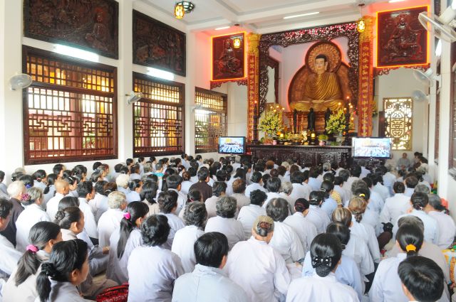 TP. HCM : Hơn 1500 Phật tử tham dự khóa tu tại Tu viện Tường Vân - huyện Bình Chánh