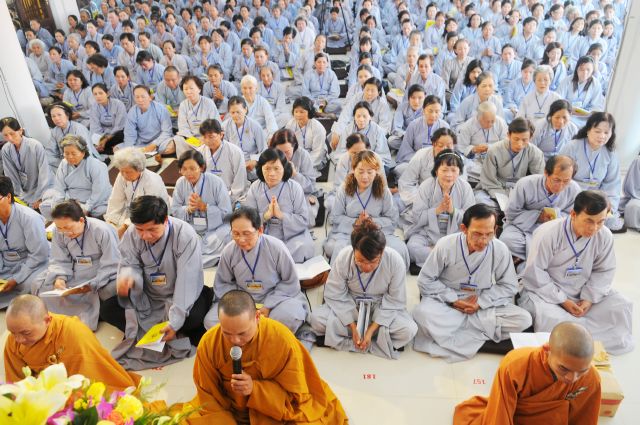 TP. HCM : Hơn 1500 Phật tử tham dự khóa tu tại Tu viện Tường Vân - huyện Bình Chánh