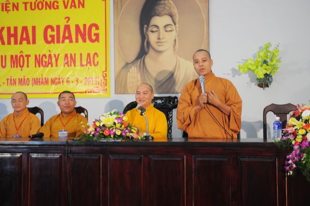 TP. HCM : Hơn 1500 Phật tử tham dự khóa tu tại Tu viện Tường Vân - huyện Bình Chánh