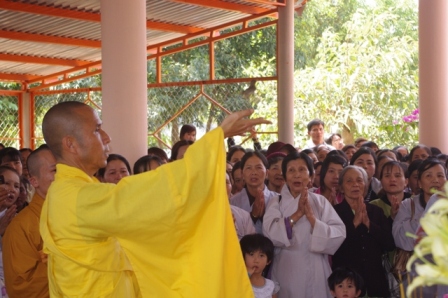 Lễ rằm tháng giêng: Cơ hội hoằng pháp