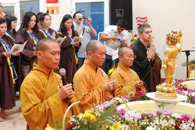 Lễ Phật đản tại BaLan