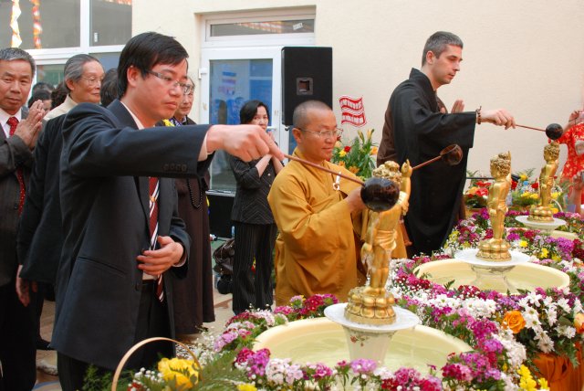 Lễ Phật đản tại BaLan