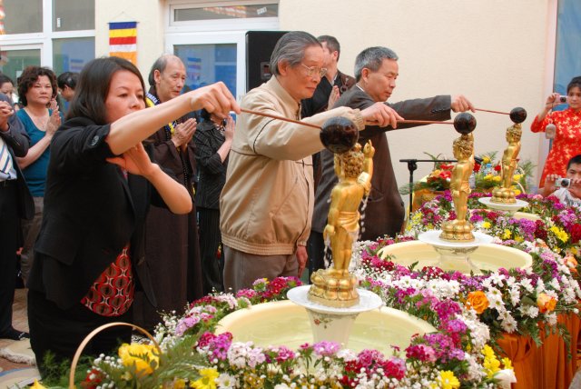 Lễ Phật đản tại BaLan