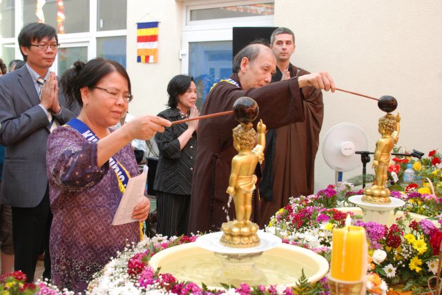 Lễ Phật đản tại BaLan