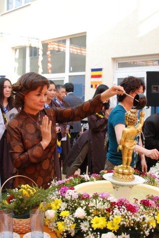 Lễ Phật đản tại BaLan