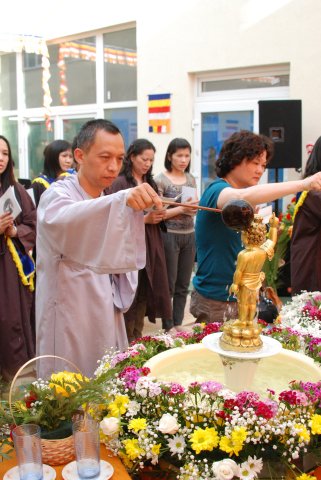 Lễ Phật đản tại BaLan