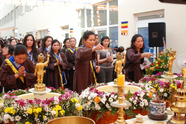 Lễ Phật đản tại BaLan