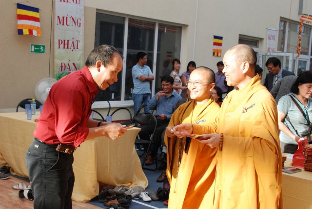 Lễ Phật đản tại BaLan