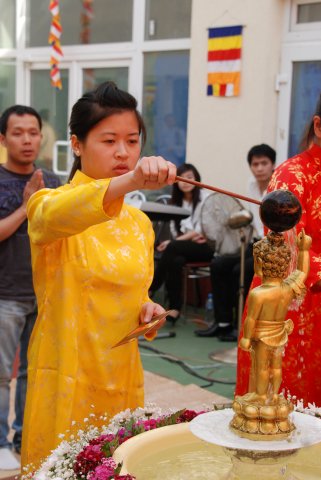 Lễ Phật đản tại BaLan