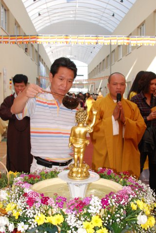 Lễ Phật đản tại BaLan