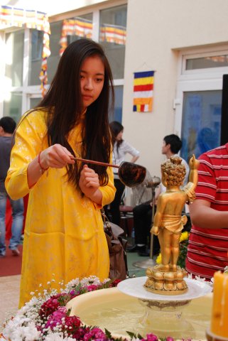 Lễ Phật đản tại BaLan