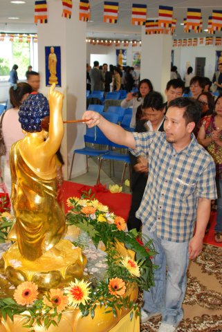Lễ Phật Đản tại Tp. Dresden – CHLB Đức
