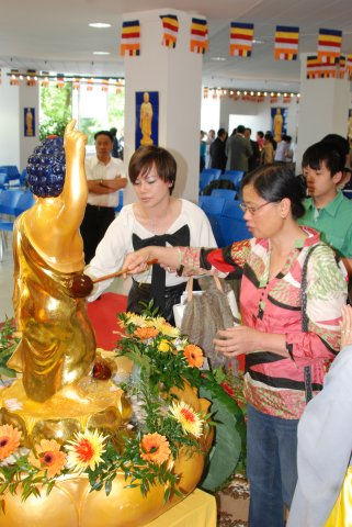 Lễ Phật Đản tại Tp. Dresden – CHLB Đức