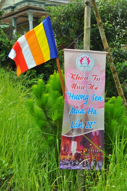 Chùm ảnh: Công tác chuẩn bị cho khóa tu mùa hè tại chùa Hoa Khai