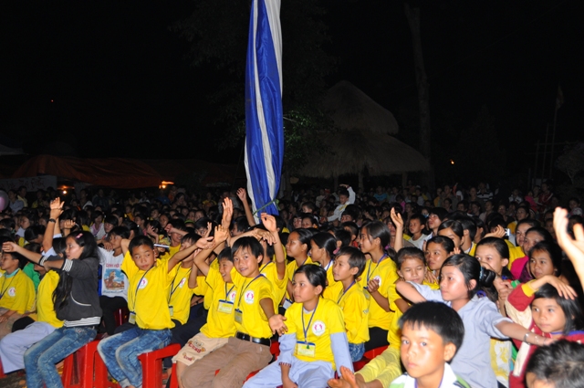 Chùm ảnh đêm văn nghệ khóa tu mùa hè tại chùa Hoa Khai