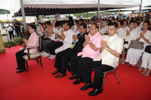 Chùm ảnh: Lễ đốt nến cầu nguyện hòa bình nhân đại lễ Phật đản LHQ 2011 tại Thái Lan