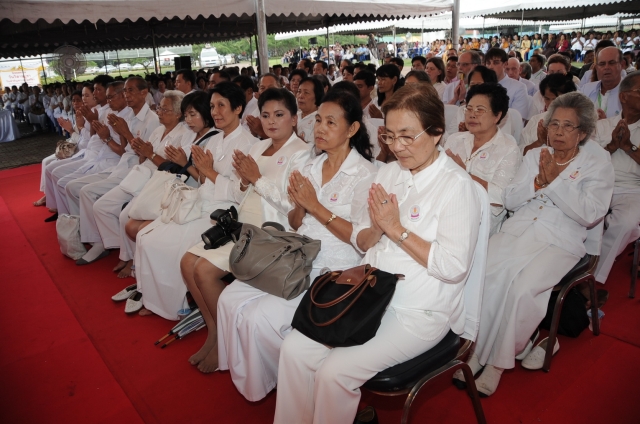 Chùm ảnh: Lễ đốt nến cầu nguyện hòa bình nhân đại lễ Phật đản LHQ 2011 tại Thái Lan
