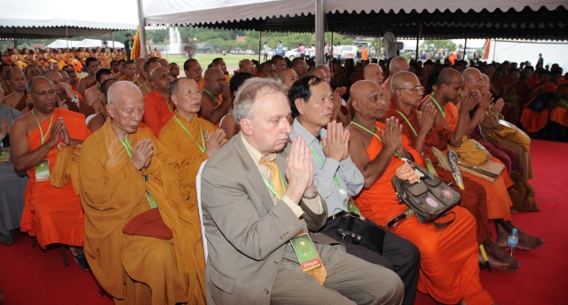Chùm ảnh: Lễ đốt nến cầu nguyện hòa bình nhân đại lễ Phật đản LHQ 2011 tại Thái Lan