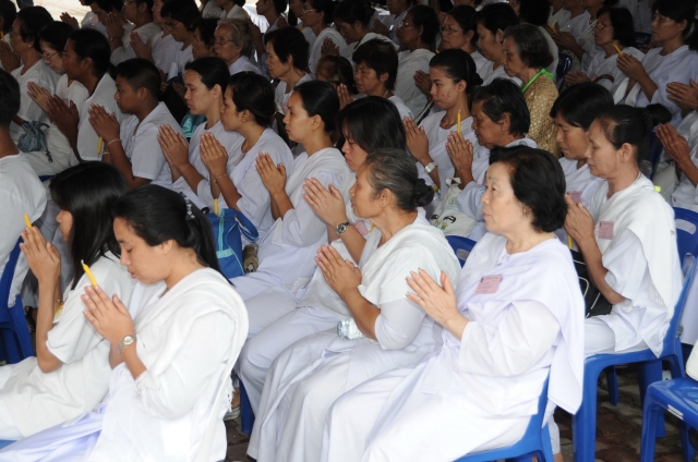 Chùm ảnh: Lễ đốt nến cầu nguyện hòa bình nhân đại lễ Phật đản LHQ 2011 tại Thái Lan