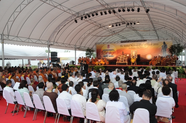 Chùm ảnh: Lễ đốt nến cầu nguyện hòa bình nhân đại lễ Phật đản LHQ 2011 tại Thái Lan