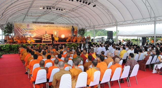 Chùm ảnh: Lễ đốt nến cầu nguyện hòa bình nhân đại lễ Phật đản LHQ 2011 tại Thái Lan