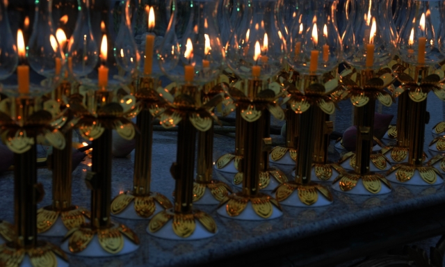 Chùm ảnh: Lễ đốt nến cầu nguyện hòa bình nhân đại lễ Phật đản LHQ 2011 tại Thái Lan