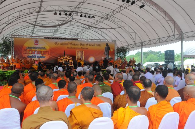 Chùm ảnh: Lễ đốt nến cầu nguyện hòa bình nhân đại lễ Phật đản LHQ 2011 tại Thái Lan