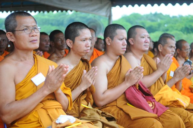 Chùm ảnh: Lễ đốt nến cầu nguyện hòa bình nhân đại lễ Phật đản LHQ 2011 tại Thái Lan