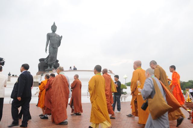 Chùm ảnh: Lễ đốt nến cầu nguyện hòa bình nhân đại lễ Phật đản LHQ 2011 tại Thái Lan