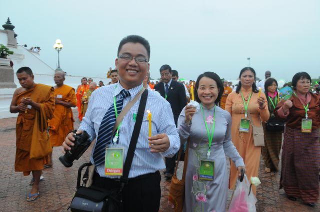 Chùm ảnh: Lễ đốt nến cầu nguyện hòa bình nhân đại lễ Phật đản LHQ 2011 tại Thái Lan