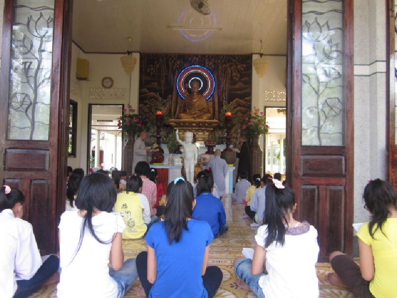 Một ngày tu học hướng về hai đấng sinh thành
