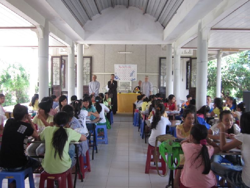 Một ngày tu học hướng về hai đấng sinh thành