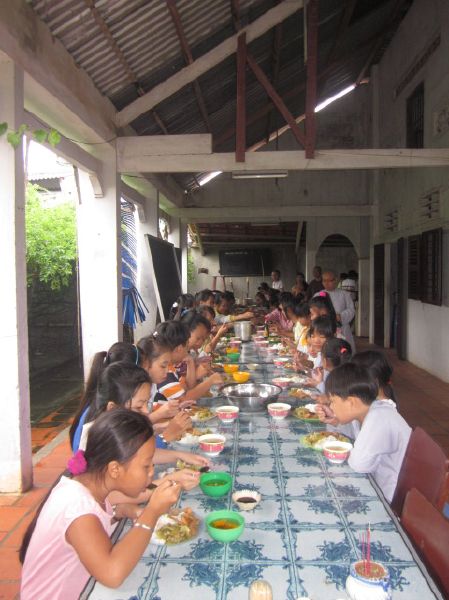 Một ngày tu học hướng về hai đấng sinh thành