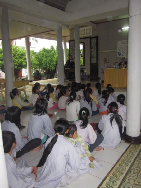 Một ngày tu học hướng về hai đấng sinh thành