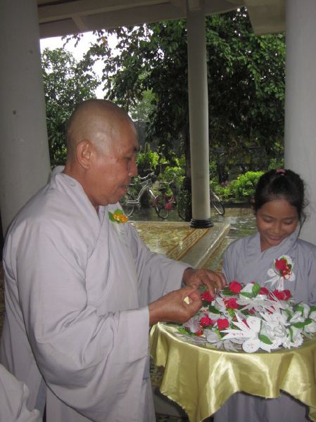 Một ngày tu học hướng về hai đấng sinh thành