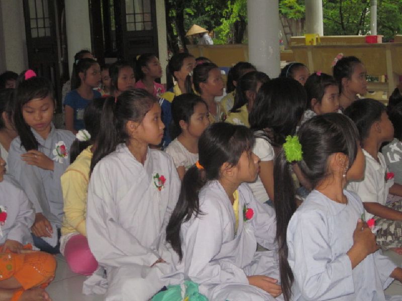 Một ngày tu học hướng về hai đấng sinh thành