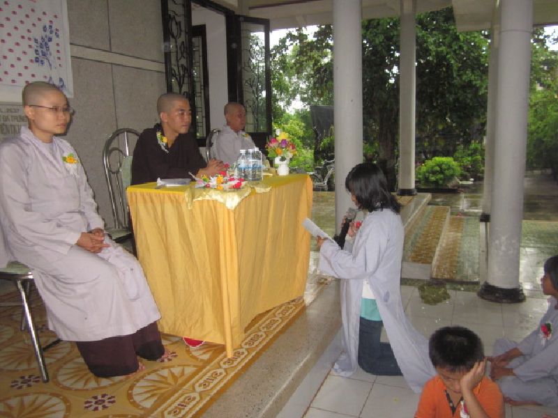 Một ngày tu học hướng về hai đấng sinh thành