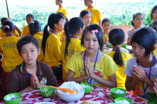 Nhật ký ngày thứ hai tại khóa tu mùa hè chùa Hoa Khai